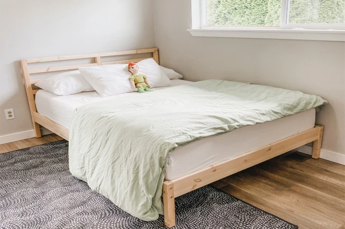 Choose a bed with a simple frame