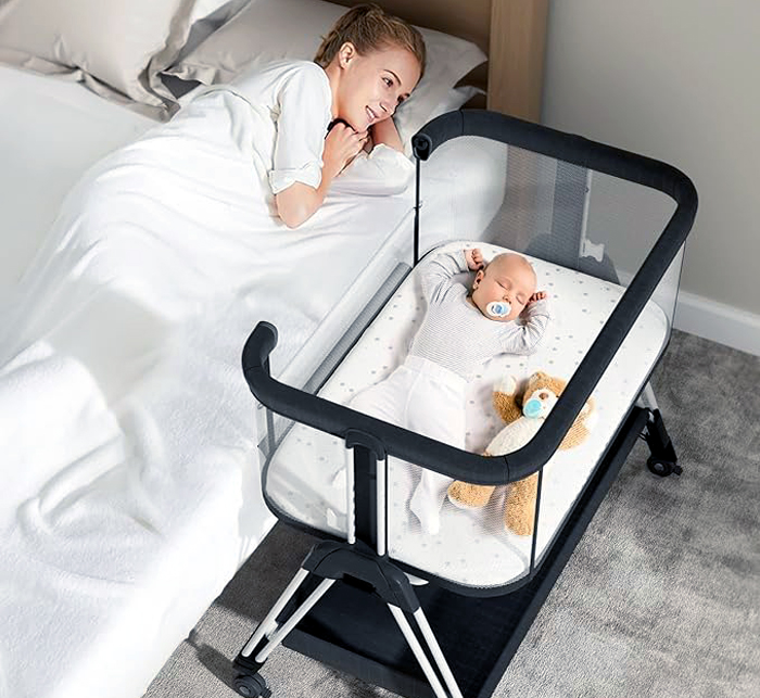 Best Baby Cribs: Fodoss Bassinet Bedside Sleeper with Wheels & Storage