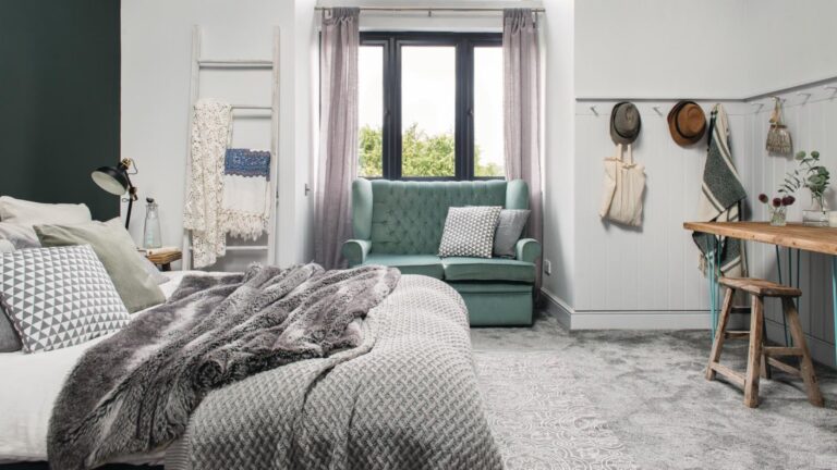 Cosy Bedroom Accessories​